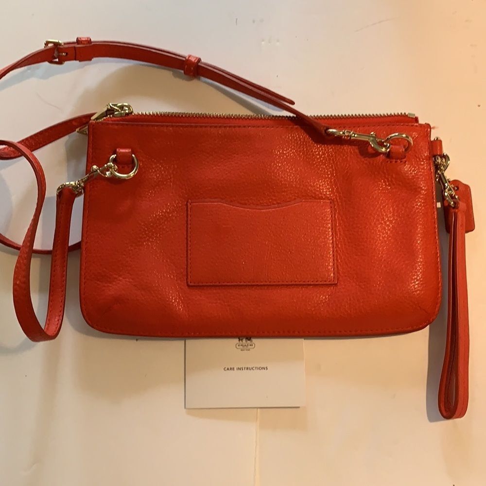 Coach Pebbled cardinal leather crossbody bag - Picture 6 of 10